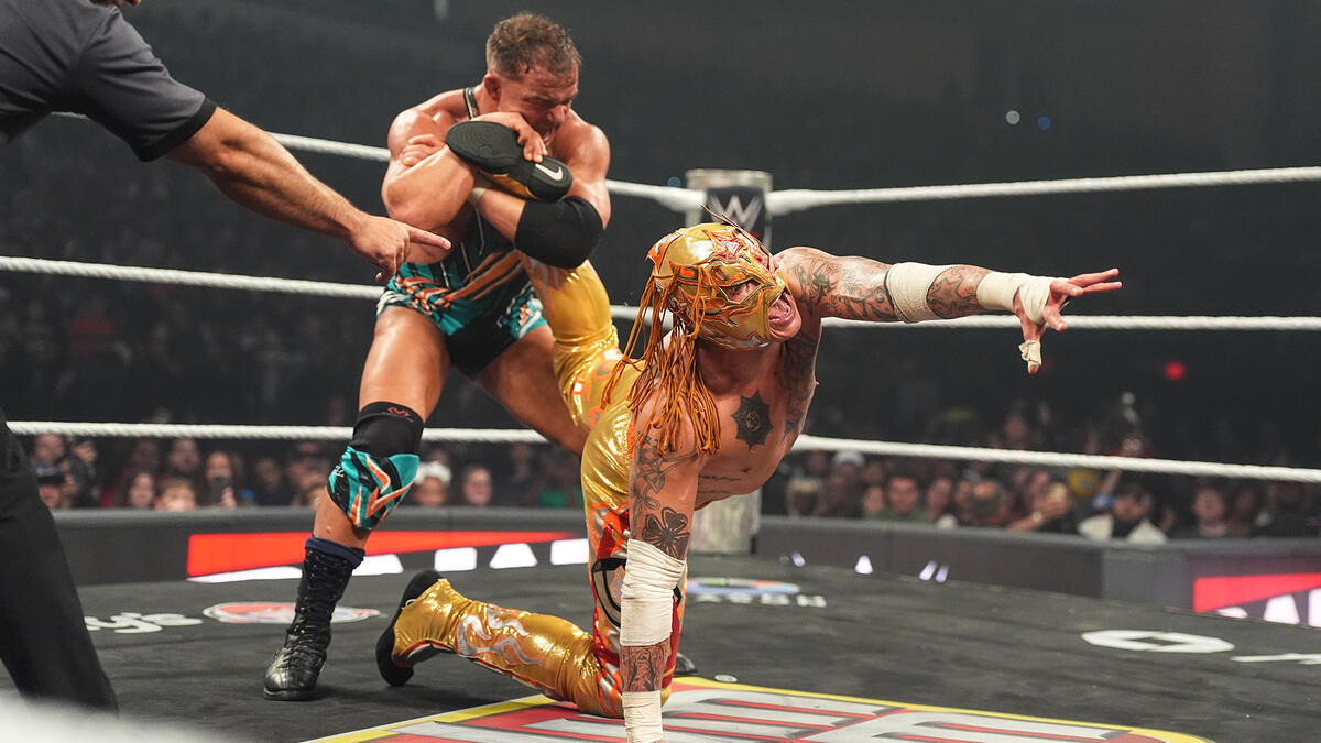 RAW 10/12/2026